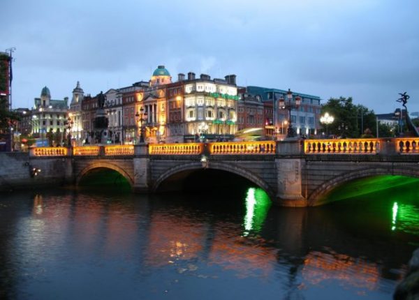 Ireland_Dublin_Night-655x491
